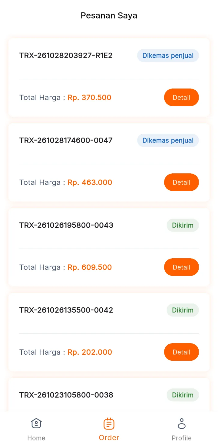 Tampilan Marketplace Multi-Toko: Status pesanan dan perjalanan paket.