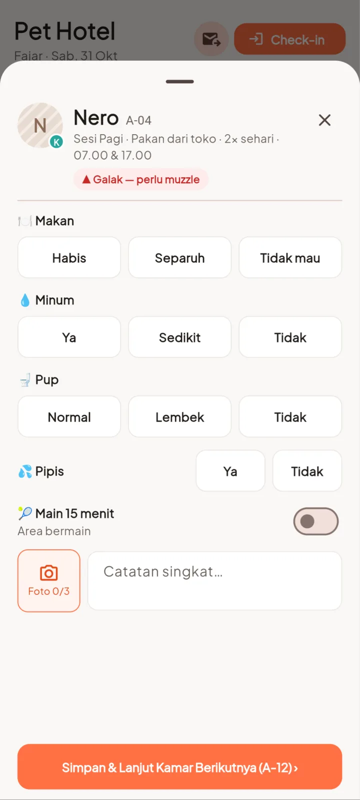 Tampilan PetPro: Checklist perawatan diisi dari HP per sesi.
